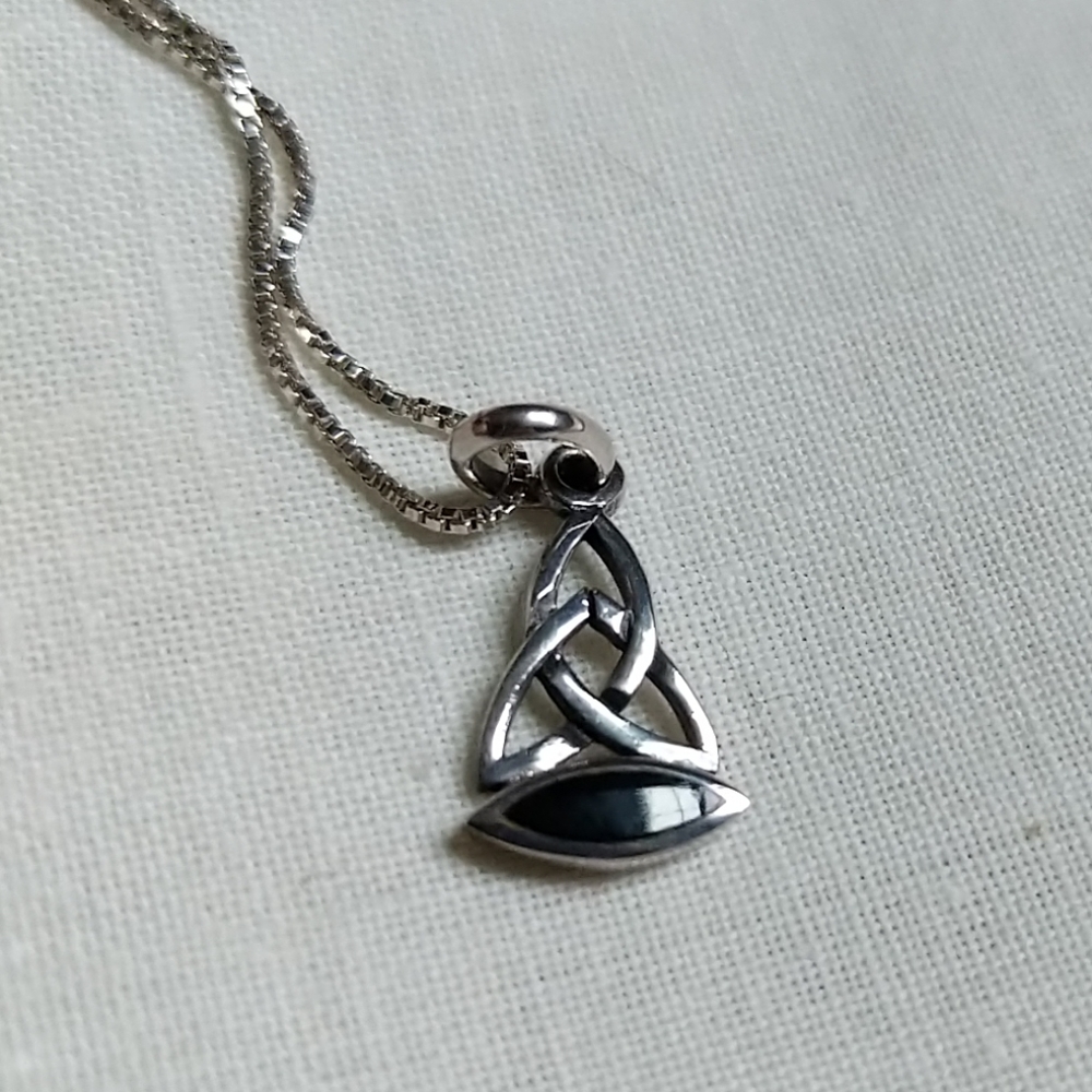 Sterling Silver Celtic Trinity Knot w black stone